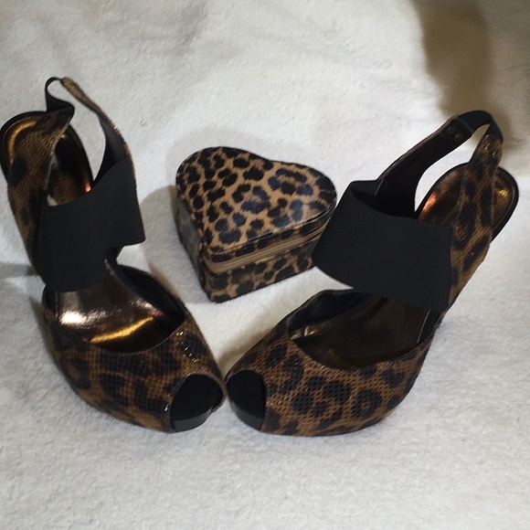 Simply Vera Vera Wang Leopard ๐ Stilettos size 7 - Picture 5 of 10